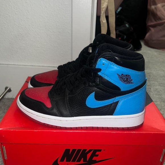 Jordan Shoes - Jordan 1 Retro High 
NC to Chi